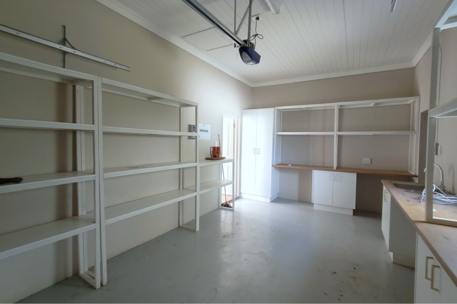 2 Bedroom Property for Sale in Moorreesburg Western Cape